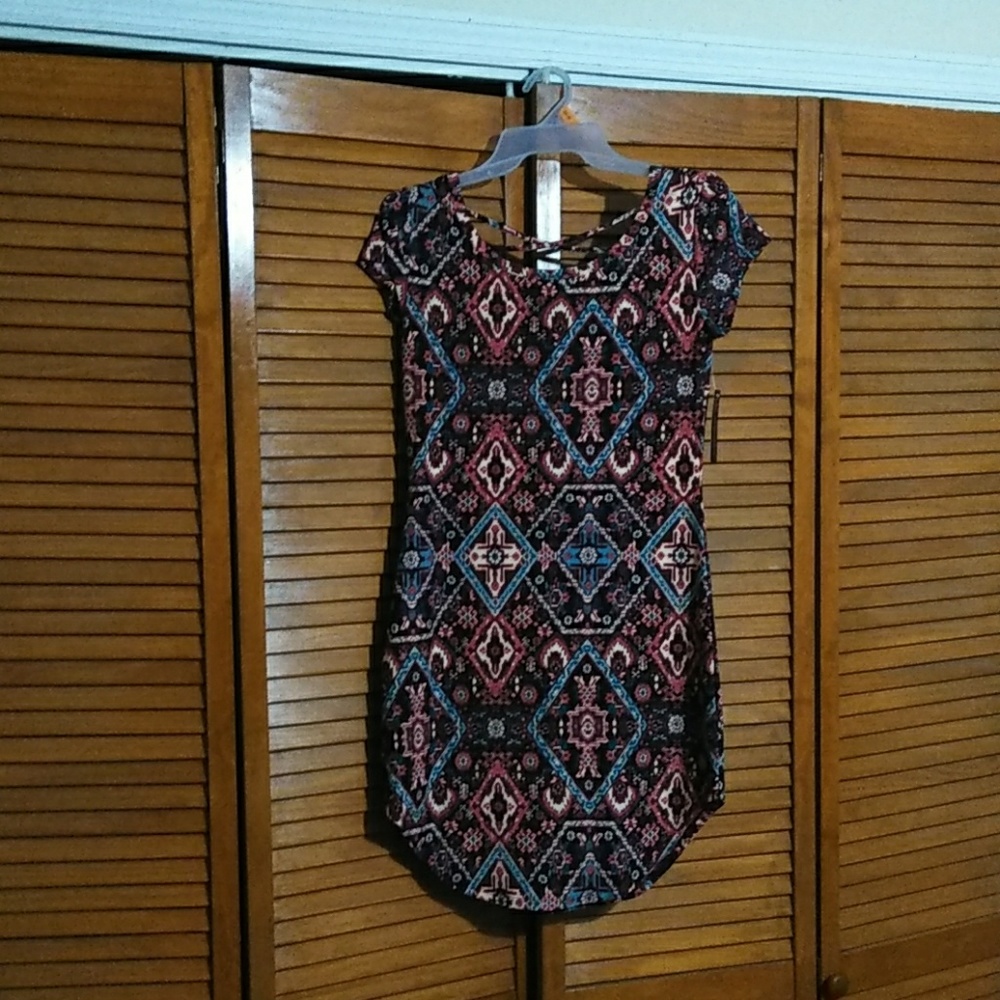 BNWT Multi color 👗